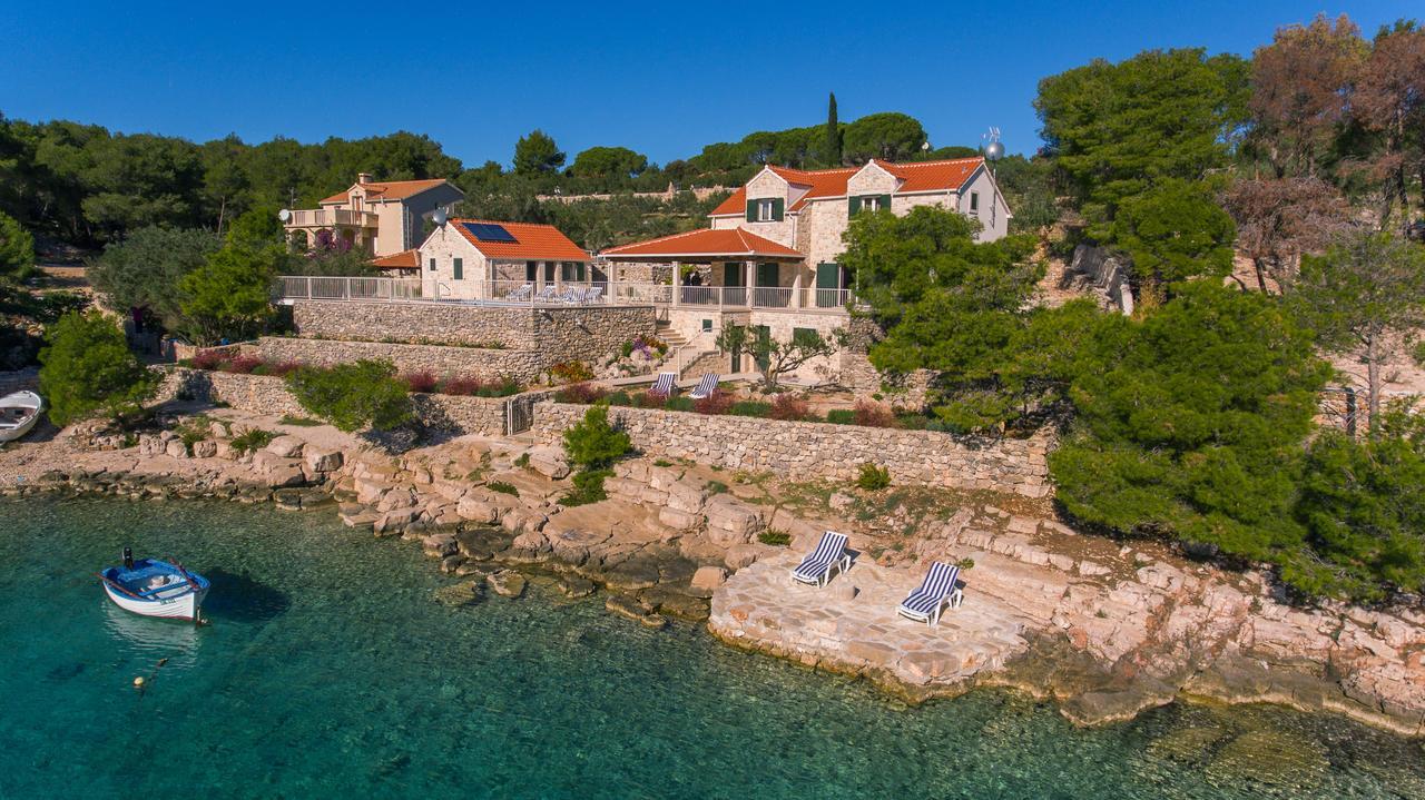 Luxury Villa Kate On Sea With Heated Pool 米欧纳 外观 照片